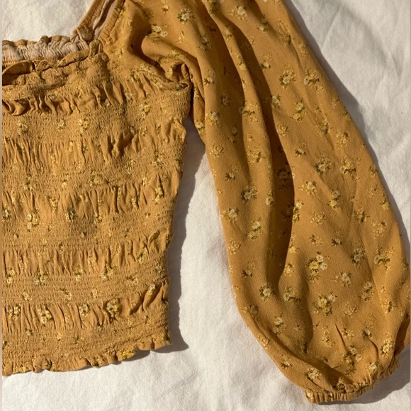 American Eagle Yellow Floral Crop Top - Picture 5 of 10